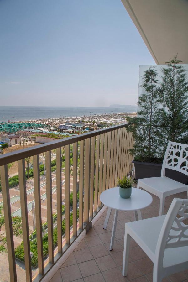 Hotel Mon Cheri Riccione Luaran gambar
