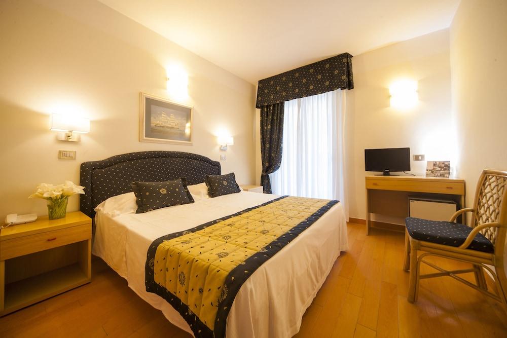 Hotel Mon Cheri Riccione Luaran gambar