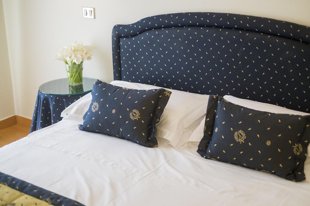Hotel Mon Cheri Riccione Luaran gambar