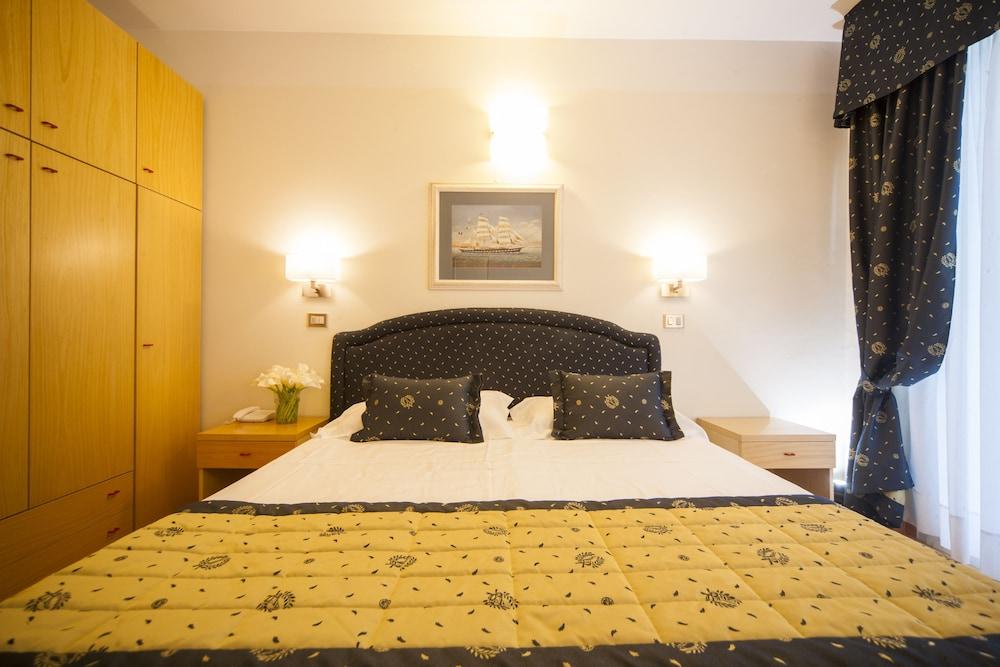 Hotel Mon Cheri Riccione Luaran gambar