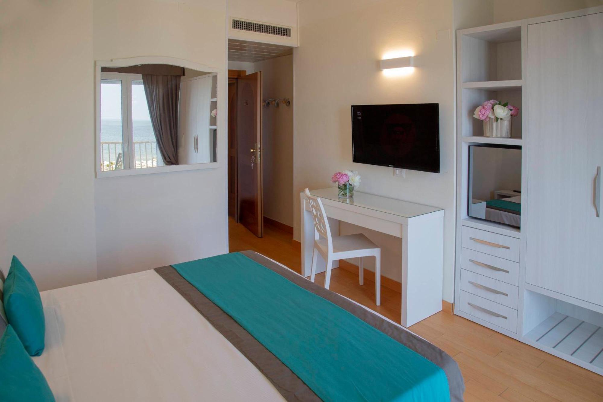 Hotel Mon Cheri Riccione Luaran gambar