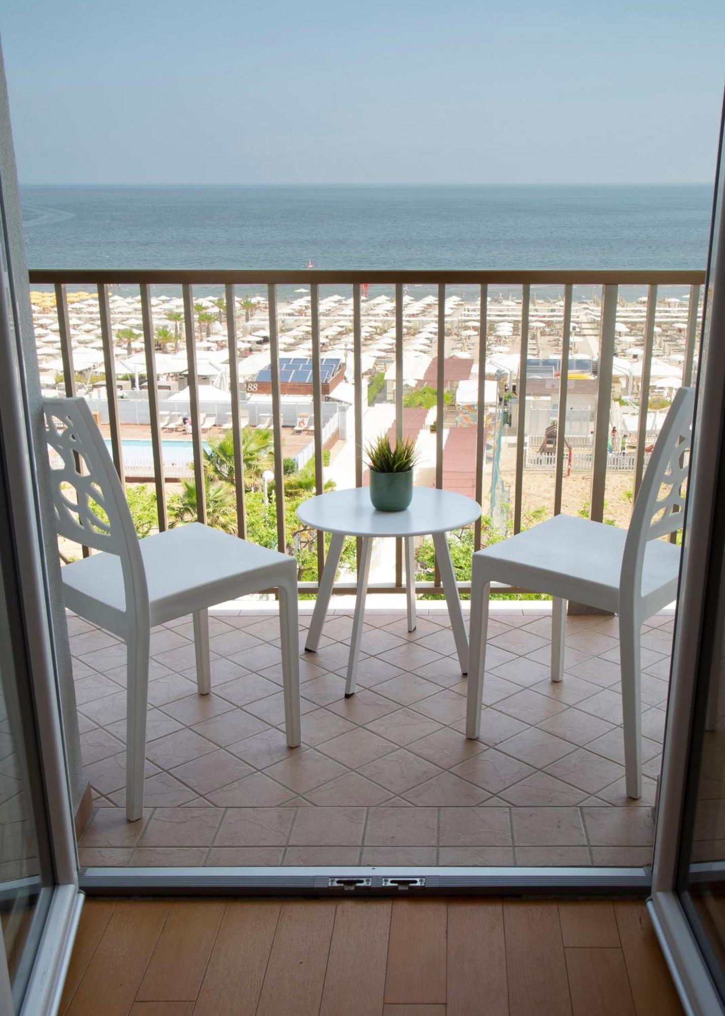 Hotel Mon Cheri Riccione Luaran gambar