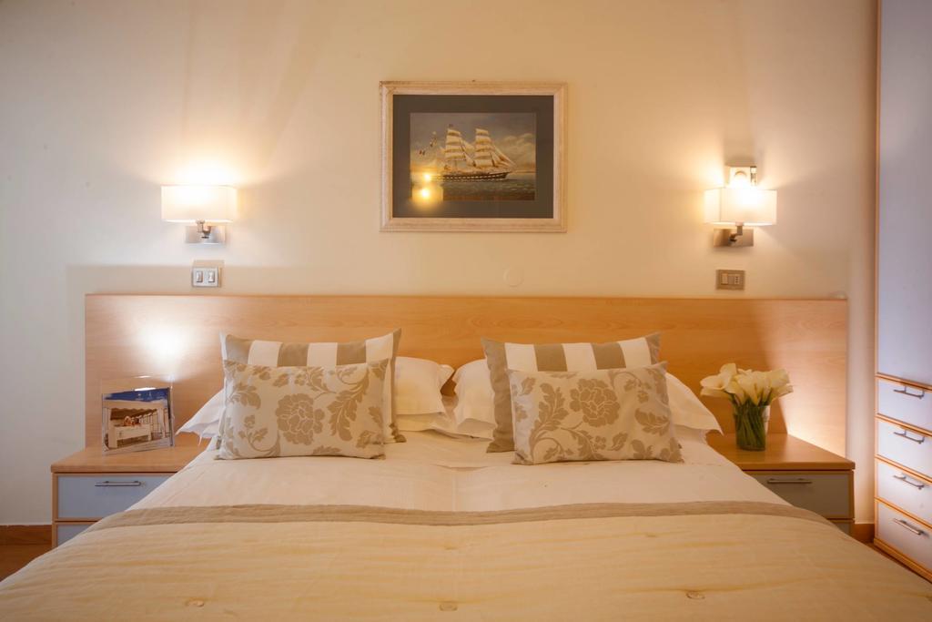 Hotel Mon Cheri Riccione Bilik gambar