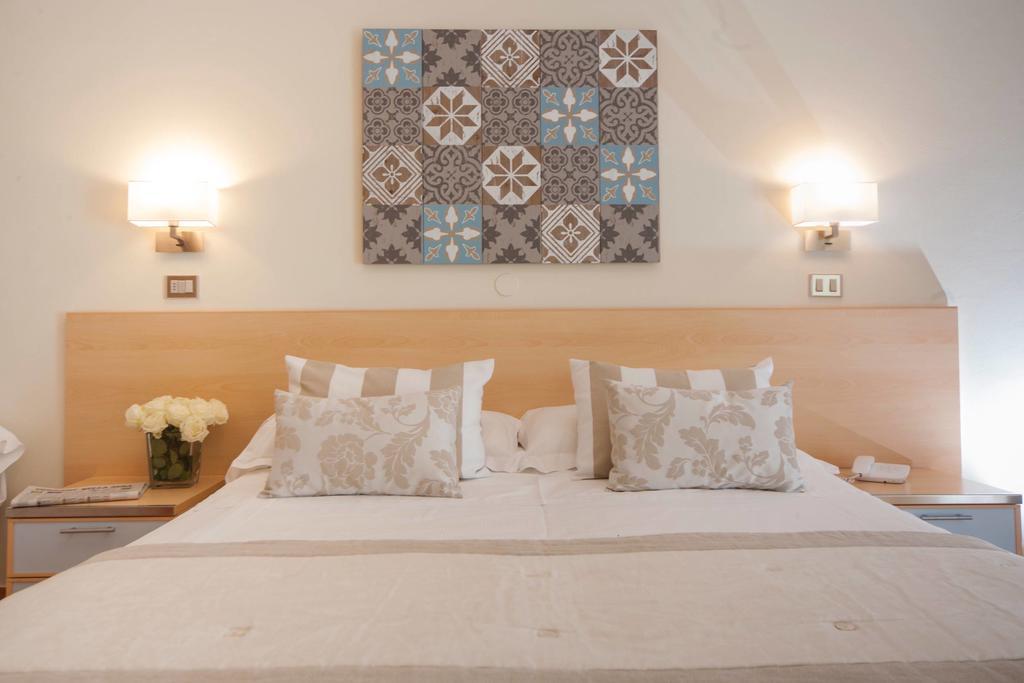 Hotel Mon Cheri Riccione Bilik gambar