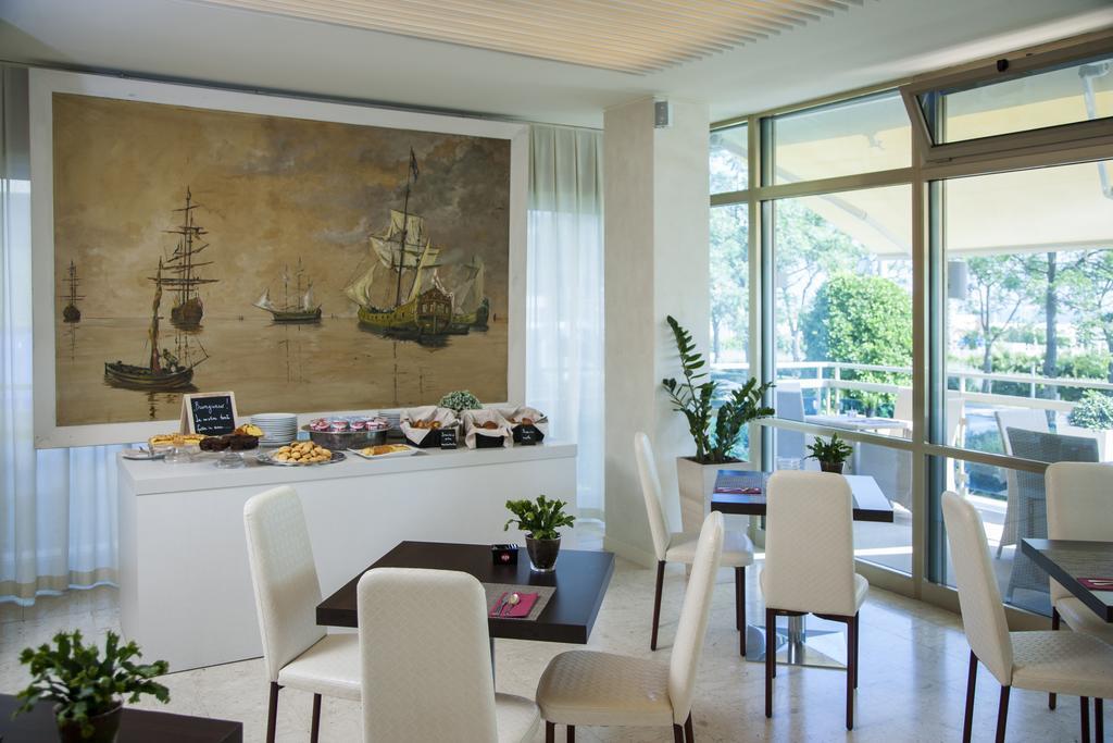 Hotel Mon Cheri Riccione Luaran gambar